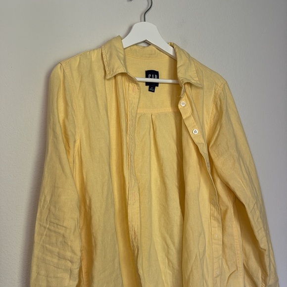 GAP Women’s Linen Butter Yellow Shirt size medium - Picture 3 of 6